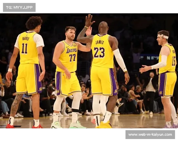 湖人关键球能力凸显，詹姆斯缺阵期间东契奇里弗斯率队胜率超八成